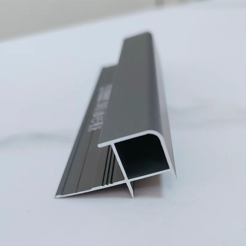 Kwadratowe wykończenie narożnika zewnętrznego